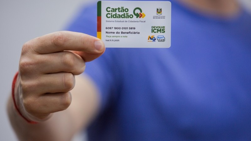 Entrega do Cartão Cidadão do Devolve ICMS